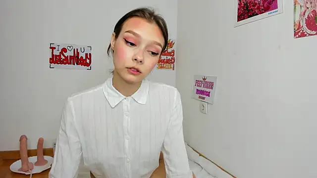 Michelle Melnss online show from July 2026 02:33:01 PM