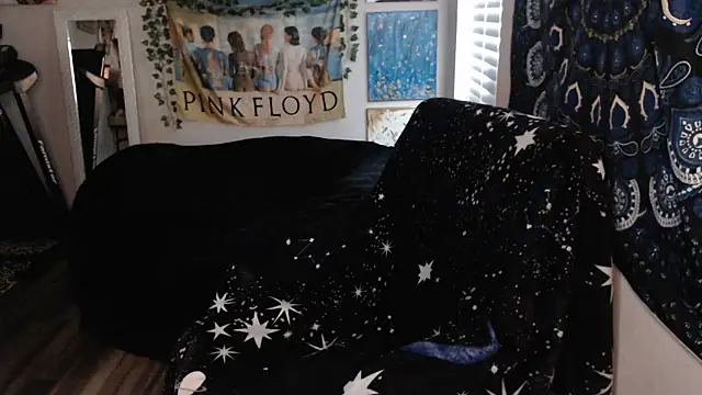 Snapshot of ElektraExotic chatting on September 2025 07:06:02 PM ElektraExotic online show from September 2025 07:06:02 PM