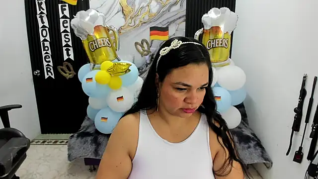 Cloe 35 online show from September 2025 10:53:02 AM