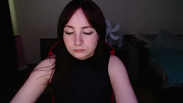 Laralianna online show from July 2026 06:07:01 PM
