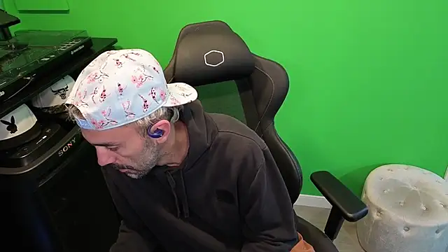 kuruptxxx live online show from November 2025 05:57:01 PM