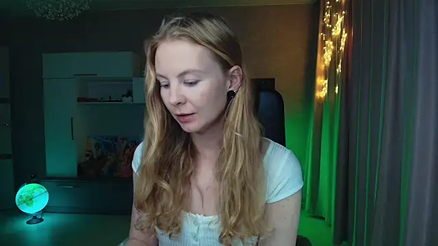 Cuddle Cat online show from November 2025 01:55:02 PM