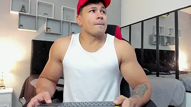 tyler hank01 online show from December 2025 08:48:01 PM