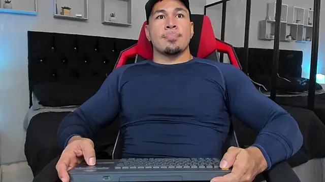 tyler hank01 online show from February 2026 02:27:02 PM