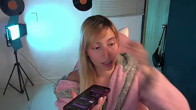 Snapshot of Saucy_Jenn chatting on April 2026 04:26:02 AM Saucy Jenn online show from April 2026 04:26:02 AM