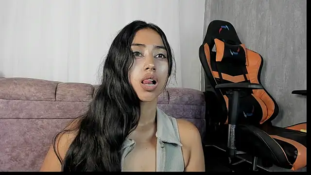 Valentinne z online show from January 2025 03:54:02 PM