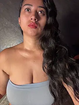 Valentinne z online show from May 2026 10:33:02 AM