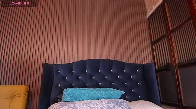 JuliaDawson  online show from February 2025 05:03:02 AM