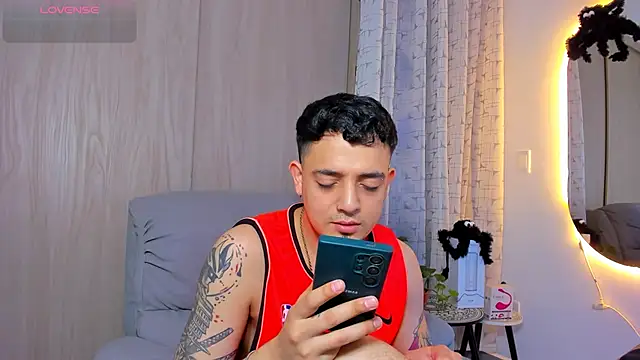 alejandro calderon1 online show from October 2025 02:35:01 AM