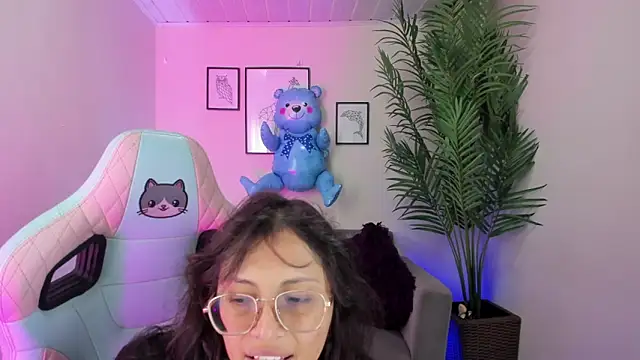 Kyomi chang online show from March 2025 01:02:01 PM