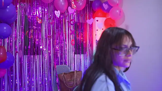 Kyomi chang online show from September 2025 01:01:01 PM