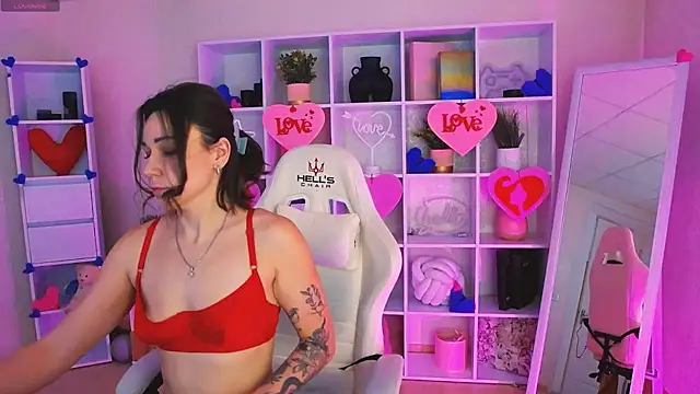 Edenne online show from February 2025 04:58:01 AM