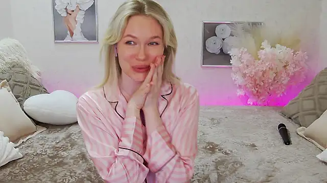 Veronika Mitchel online show from March 2025 12:29:02 AM