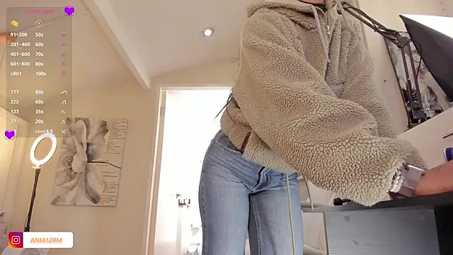 catalinasaiz online show from December 2025 03:19:02 PM