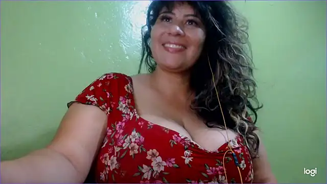 Snapshot of Kosem4 chatting on December 2024 01:32:02 AM Kosem4 online show from December 2024 01:32:02 AM