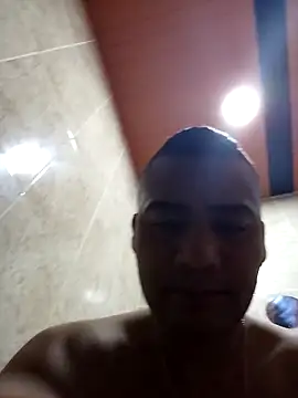 EISONREINA11 online show from October 2025 04:05:01 AM