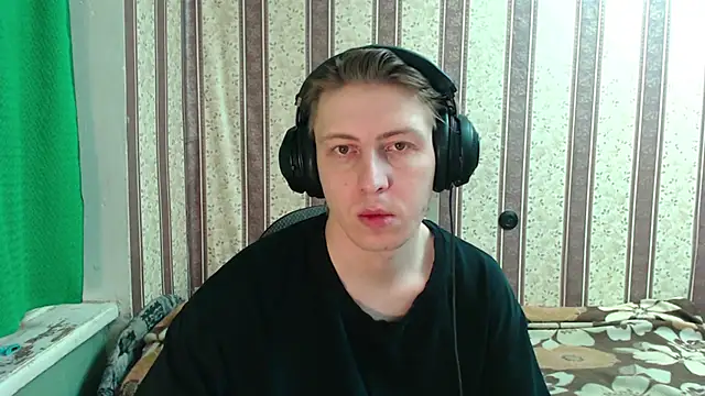 darienlarge online show from October 2025 03:40:01 AM