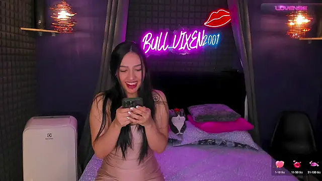 Snapshot of bull_vixen2001 chatting on October 2025 09:21:02 AM bull vixen2001 online show from October 2025 09:21:02 AM