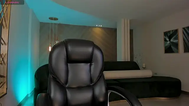 Snapshot of ErikaBenz_ chatting on November 2025 12:04:01 PM ErikaBenz online show from November 2025 12:04:01 PM