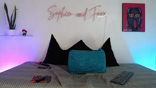 SophieFoxx17 online show from November 2025 01:54:02 PM
