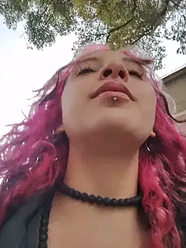  Laary online show from December 2025 08:49:01 PM