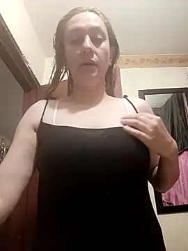 Snapshot of amelie2lov3 chatting on February 2026 03:32:02 PM amelie2lov3 online show from February 2026 03:32:02 PM