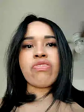 Snapshot of LindaGarcia22 chatting on January 2025 06:05:01 PM LindaGarcia22 online show from January 2025 06:05:01 PM