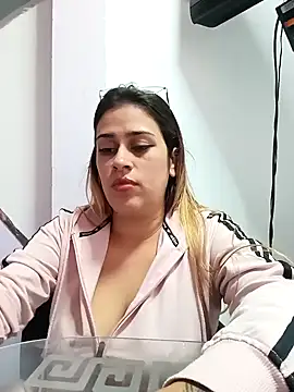 Snapshot of Latina_sexy1 chatting on February 2025 04:39:02 PM Latina sexy1 online show from February 2025 04:39:02 PM