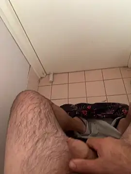 Snapshot of hairysmallcockguy chatting on December 2024 06:03:02 AM hairysmallcockguy online show from December 2024 06:03:02 AM