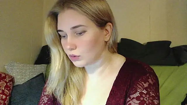 Snapshot of mmmPinUpGirl chatting on October 2025 05:41:02 PM mmmPinUpGirl online show from October 2025 05:41:02 PM