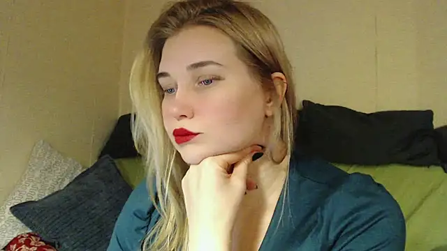 Snapshot of mmmPinUpGirl chatting on October 2025 06:05:01 PM mmmPinUpGirl online show from October 2025 06:05:01 PM