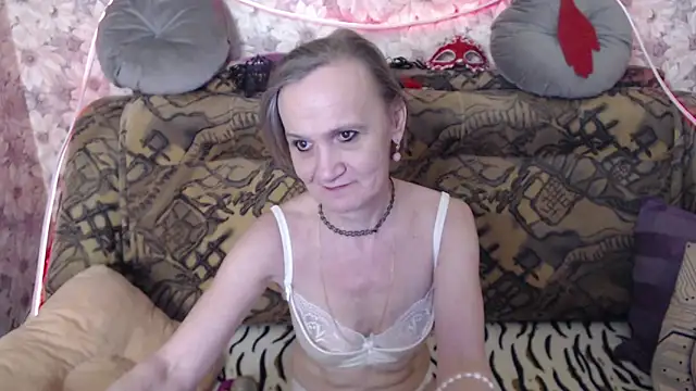 Snapshot of MissBekker chatting on May 2026 06:04:02 PM MissBekker online show from May 2026 06:04:02 PM