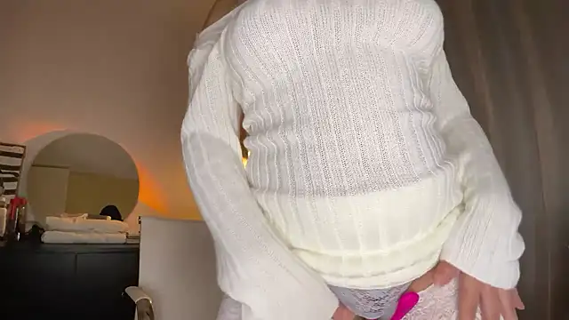 Snapshot of xSelena chatting on January 2025 05:31:01 AM xSelena online show from January 2025 05:31:01 AM