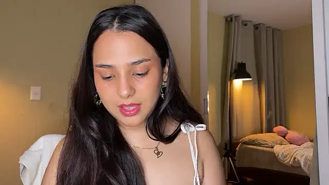 xSelena online show from May 2026 11:32:01 PM