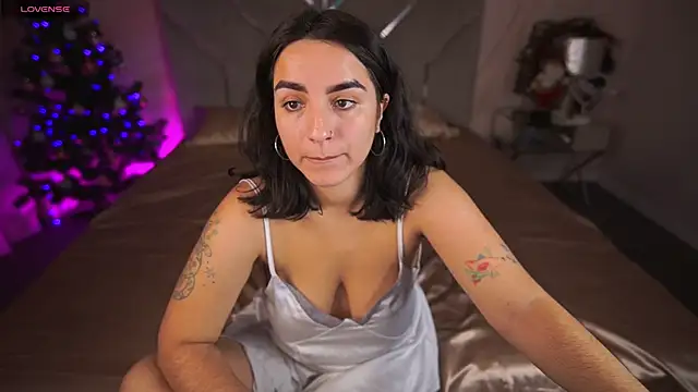 Daphne Moss online show from January 2025 02:02:01 PM