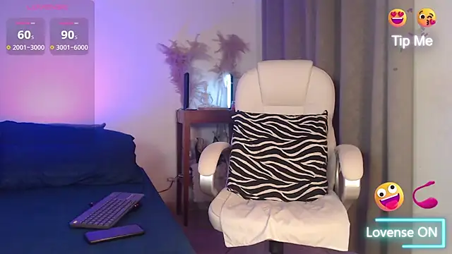 Naia Ross 1 online show from November 2025 08:40:01 PM