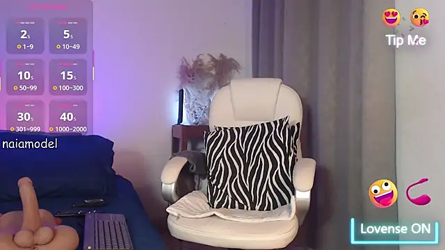 Naia Ross 1 online show from January 2026 08:33:01 PM