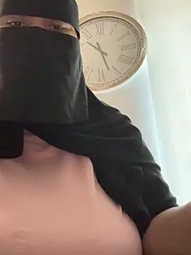 Submissive Arab online show from May 2026 02:22:01 PM