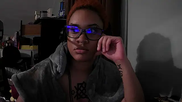 Snapshot of nickytheehawtie chatting on May 2026 02:27:02 AM nickytheehawtie online show from May 2026 02:27:02 AM