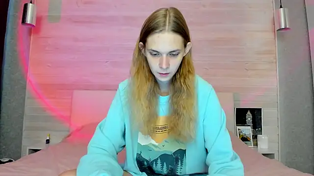 molly hunt  online show from November 2025 04:00:01 AM