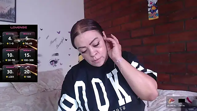 LIila28six online show from April 2026 03:37:01 PM