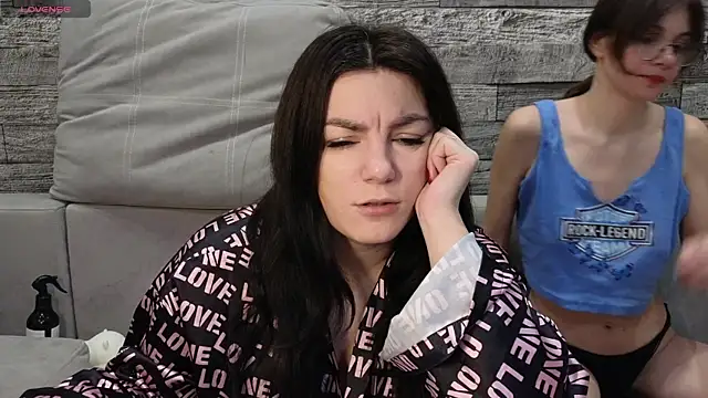 Vika loves you online show from November 2025 02:12:02 AM