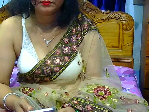 Daneldayna online show from April 2026 08:32:01 PM