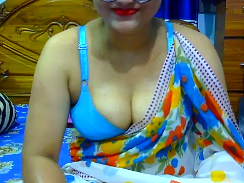 Snapshot of Daneldayna chatting on June 2026 06:19:02 PM Daneldayna online show from June 2026 06:19:02 PM