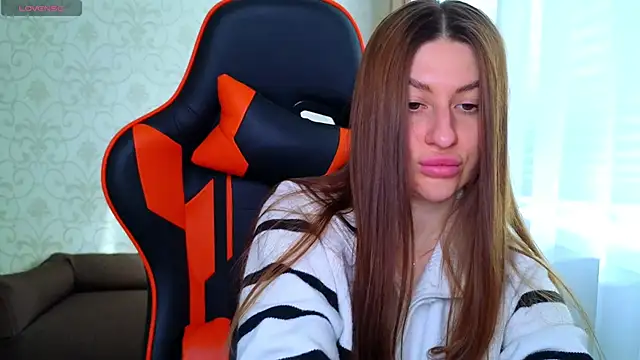 Snapshot of Elishka_ chatting on May 2026 05:45:01 AM Elishka online show from May 2026 05:45:01 AM