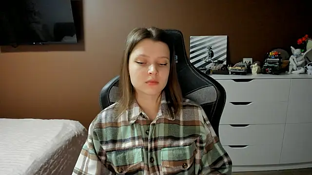 SoniNesti online show from March 2026 02:34:01 PM