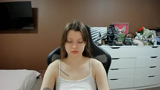 SoniNesti online show from April 2026 02:34:02 PM