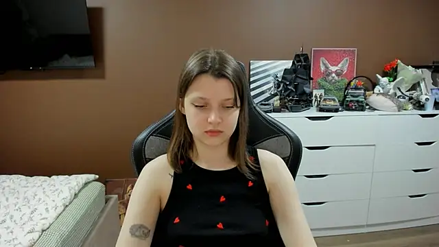 SoniNesti online show from May 2026 02:44:02 PM