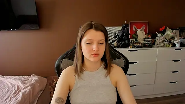 SoniNesti online show from May 2026 03:39:01 PM