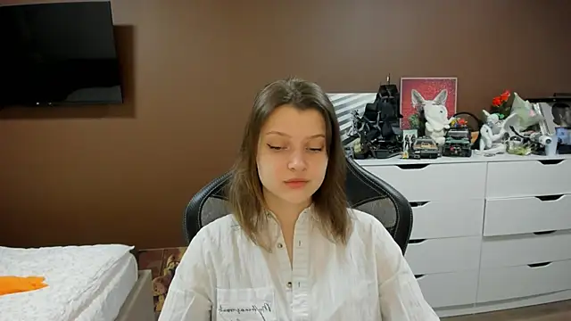 SoniNesti online show from May 2026 03:20:02 PM